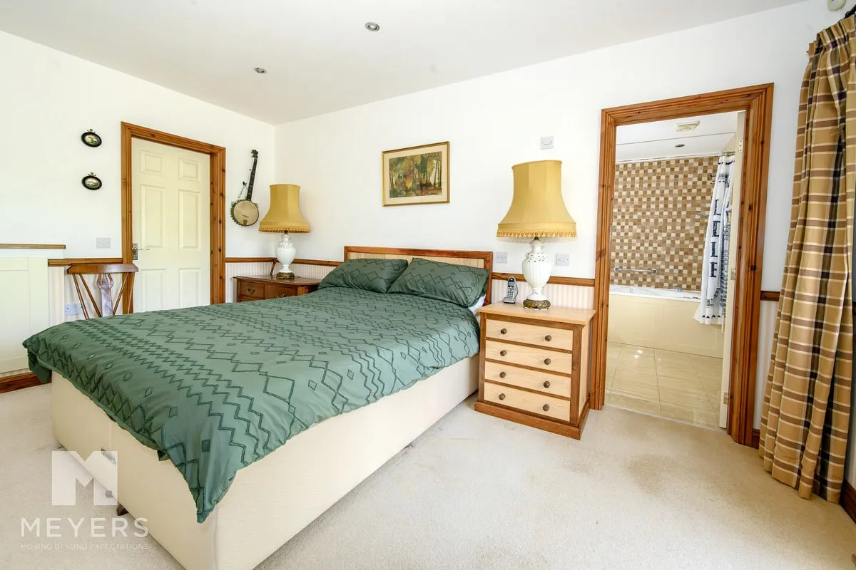 Cedar Avenue, St. Leonards, BH24, photo 13