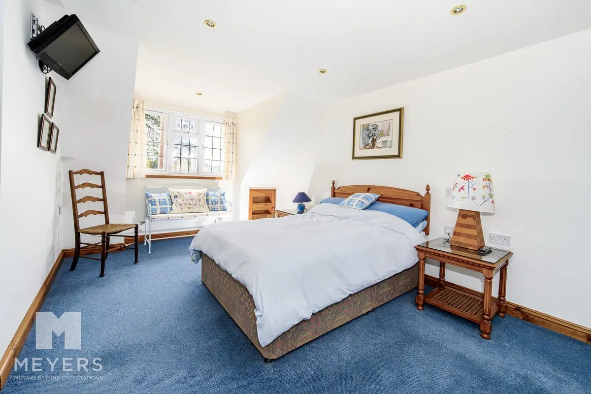 Cedar Avenue, St. Leonards, BH24, photo 21