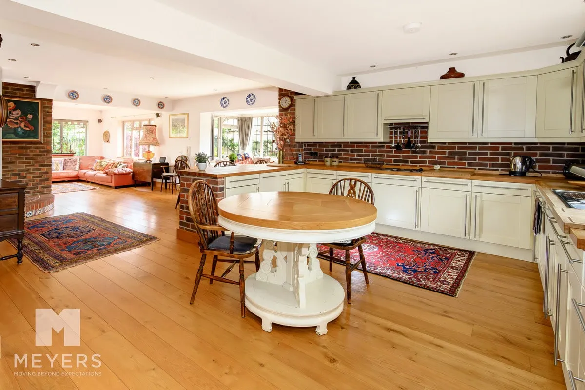 Cedar Avenue, St. Leonards, BH24, photo 7