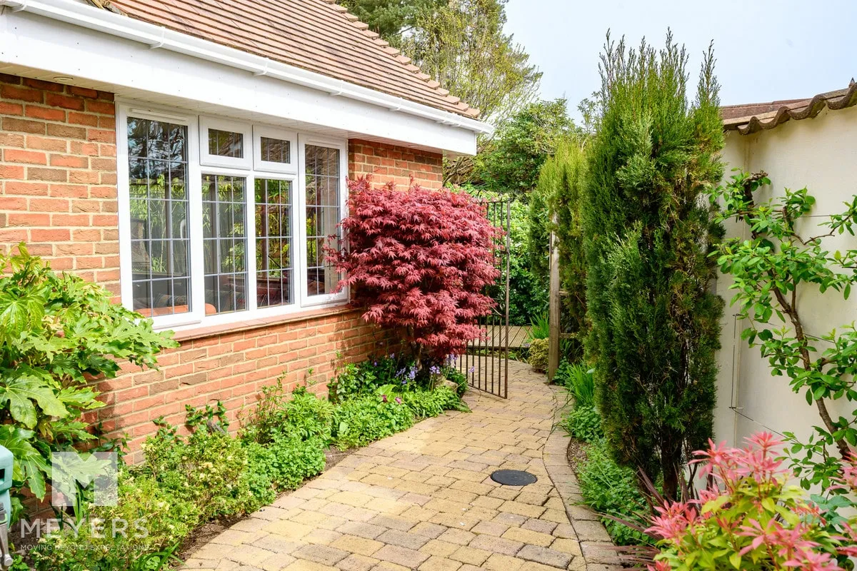 Cedar Avenue, St. Leonards, BH24, photo 28