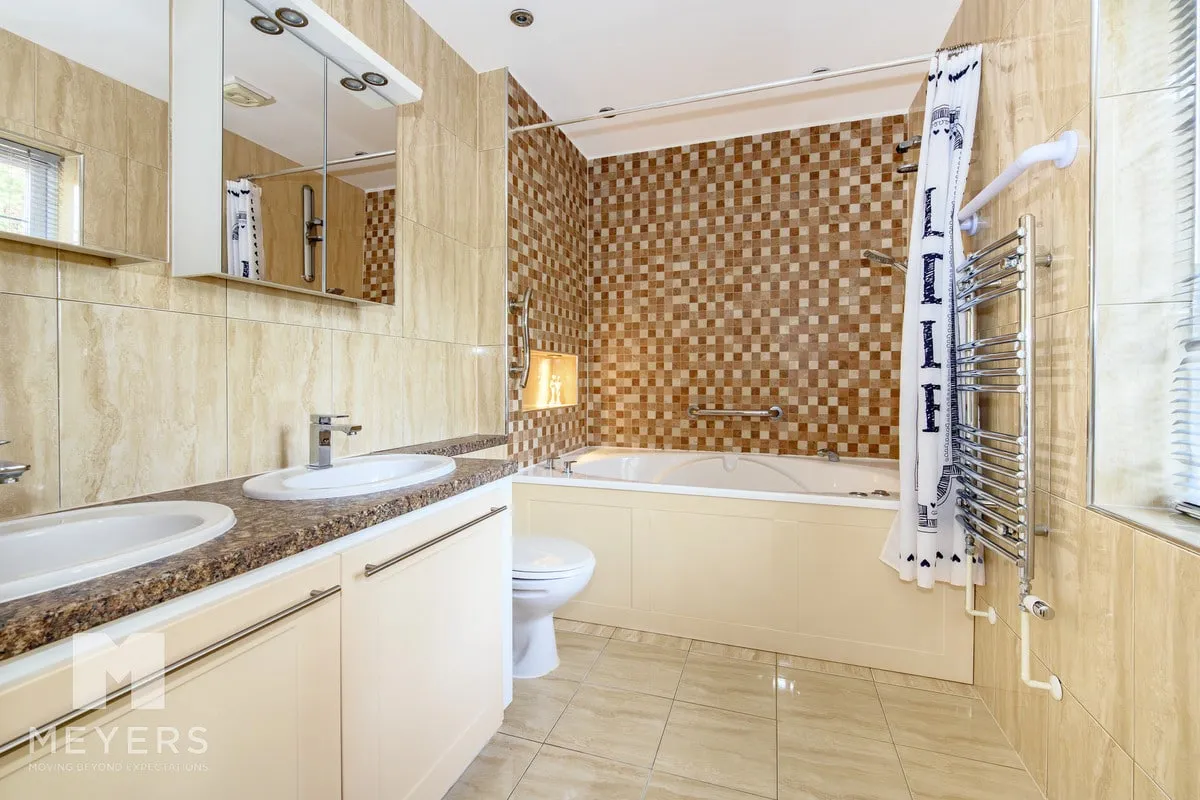 Cedar Avenue, St. Leonards, BH24, photo 14