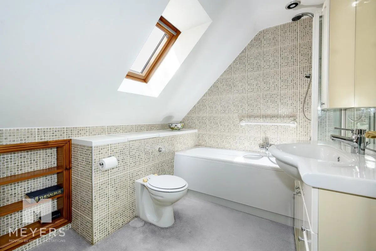 Cedar Avenue, St. Leonards, BH24, photo 19