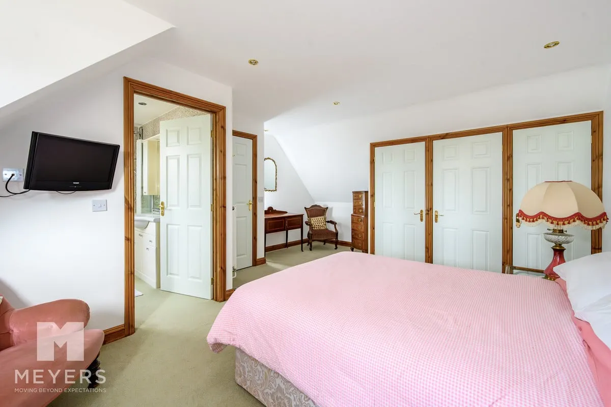 Cedar Avenue, St. Leonards, BH24, photo 18