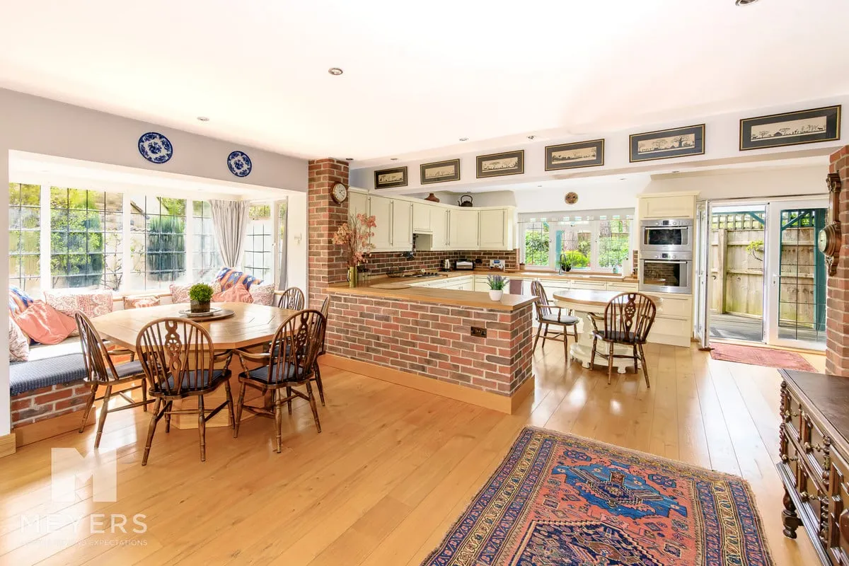 Cedar Avenue, St. Leonards, BH24, photo 2