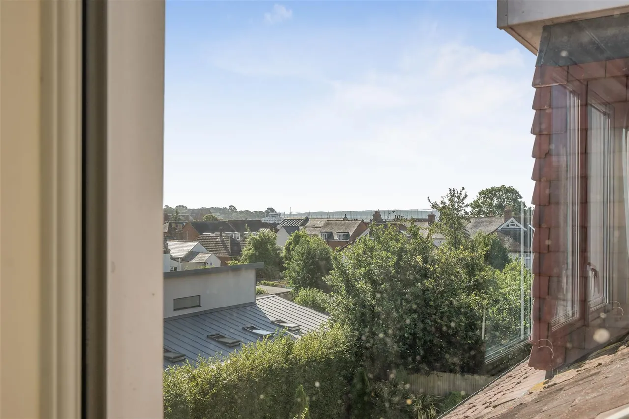 North Close, Lymington, SO41, photo 6