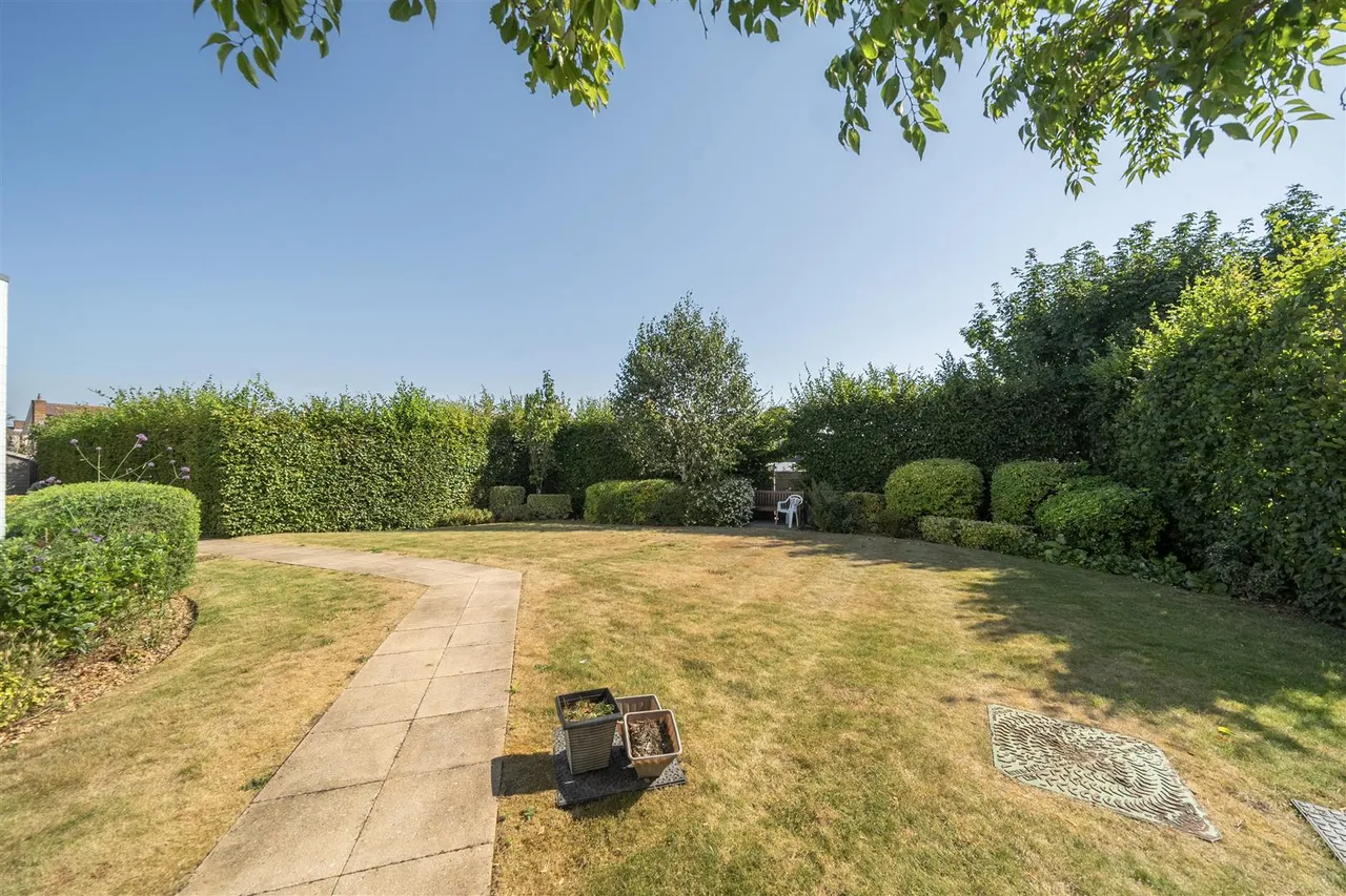North Close, Lymington, SO41, photo 15