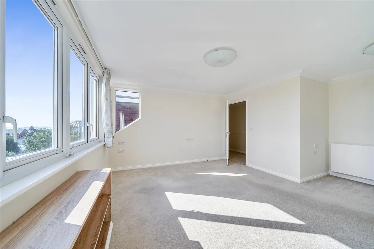 North Close, Lymington, SO41, photo 3