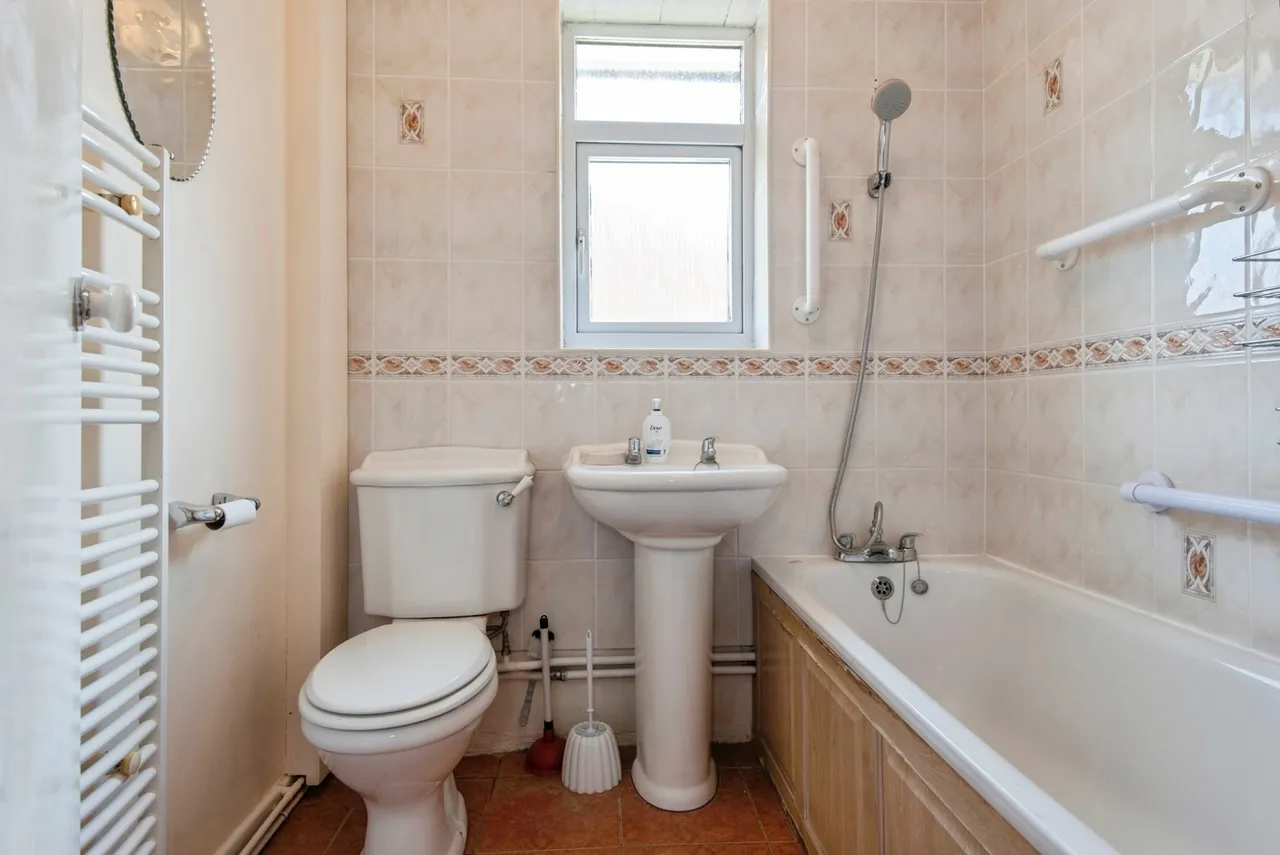 Whitehill Road, Hitchin, Hertfordshire, SG4, photo 21