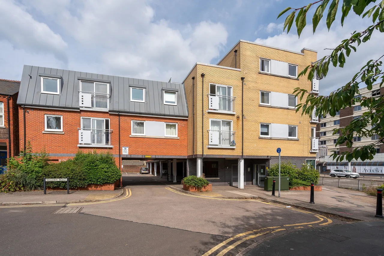 2 bed flat for sale — Flat 12, Cassio Apartments, Watford