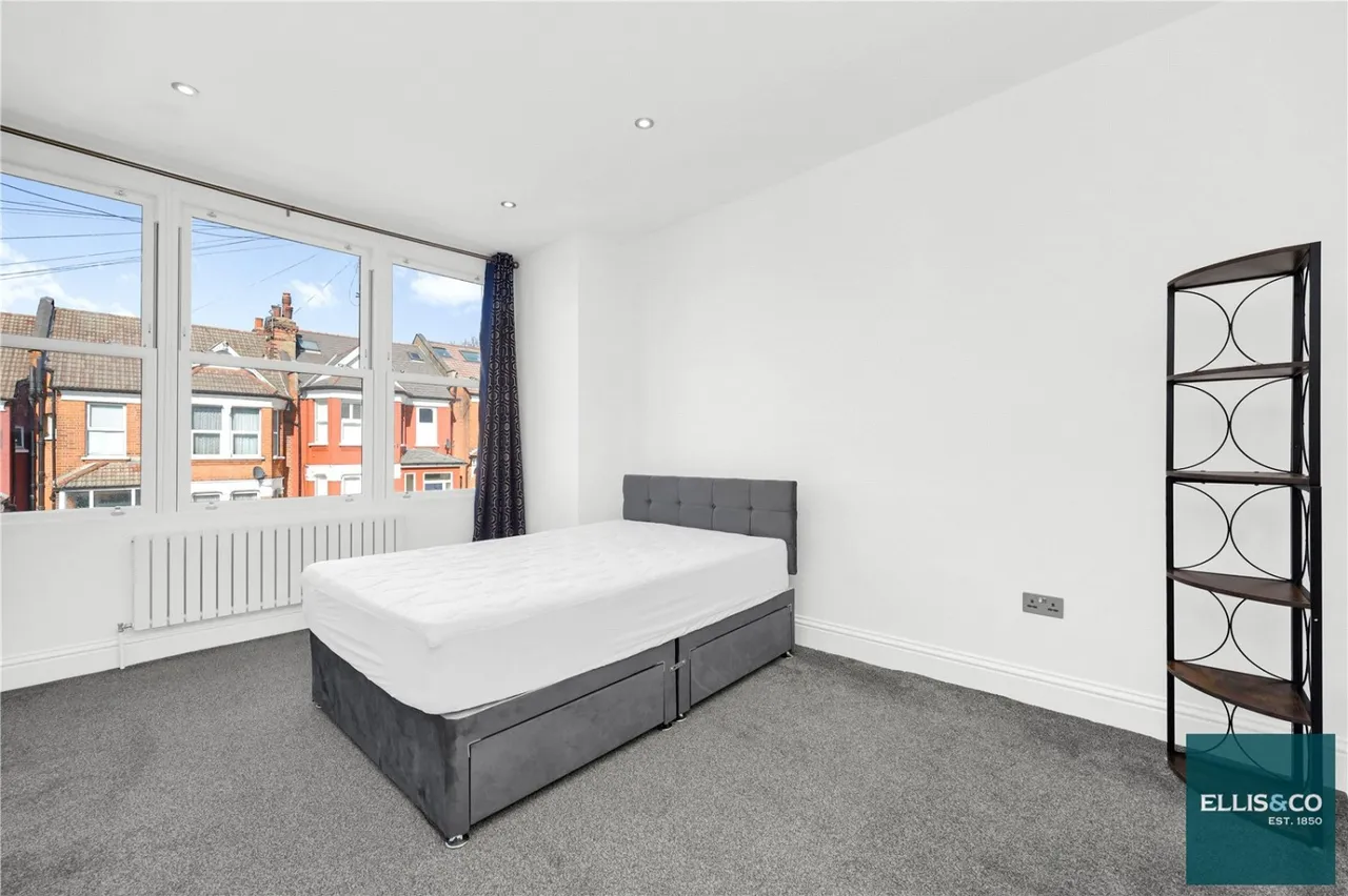 Nether Street, Woodside Park, N12, photo 14