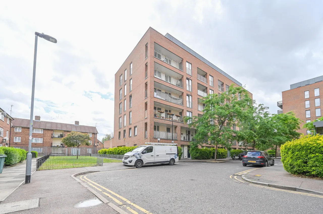1 bed flat for sale — 7 Callisto Court, 108 Hammersley Road, London