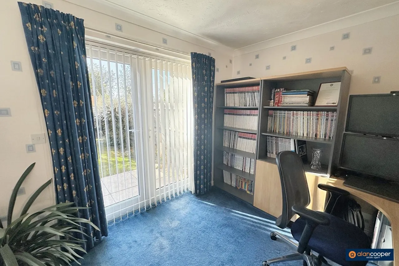 Upton Drive, Maple Park, CV11, photo 4