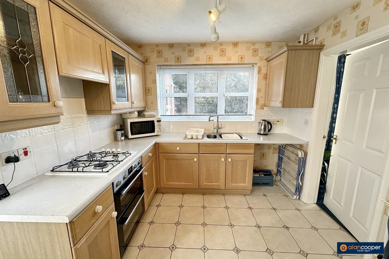 Upton Drive, Maple Park, CV11, photo 5