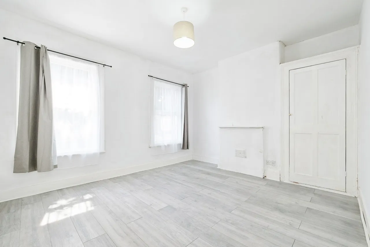 Wolsey Avenue, London, E6, photo 10