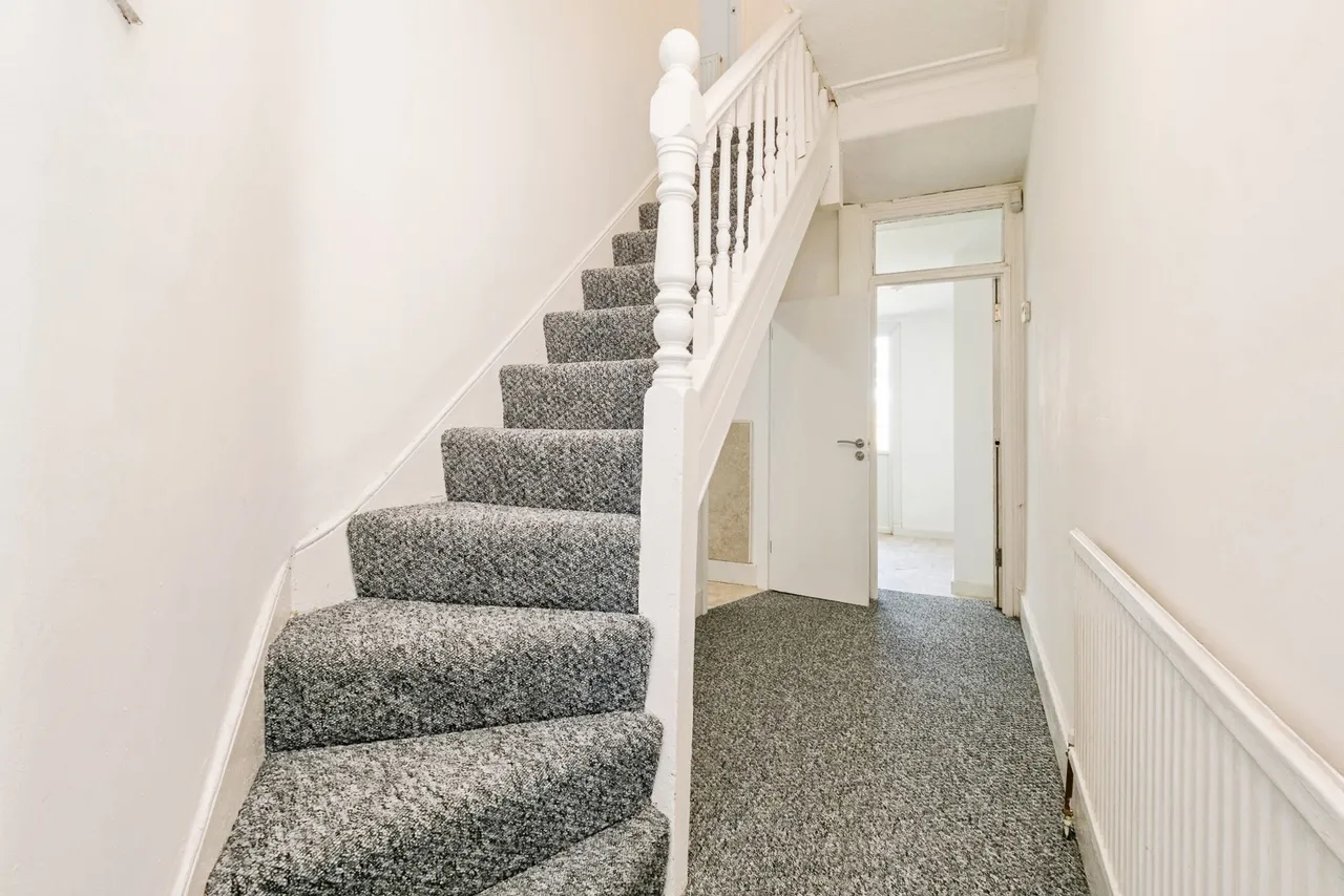 Wolsey Avenue, London, E6, photo 17