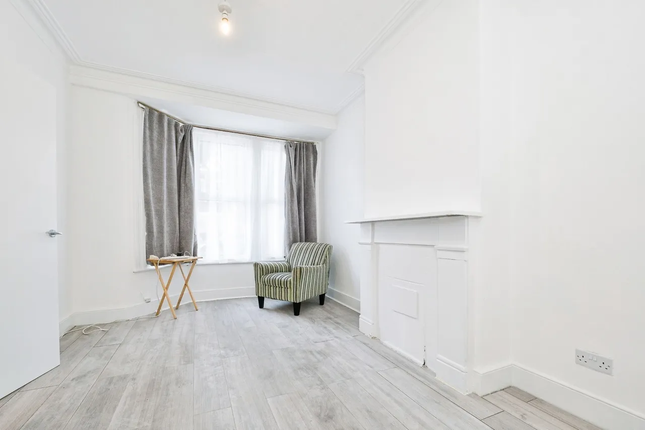 Wolsey Avenue, London, E6, photo 7