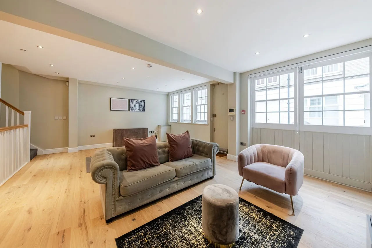 3 bed property for sale, Harriet Walk, London, SW1X