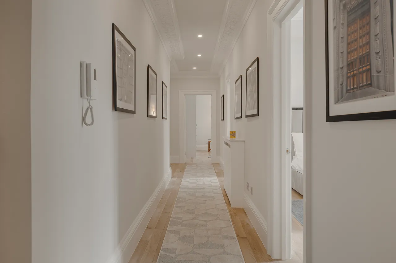 Cockspur Street, St James's, London, photo 12