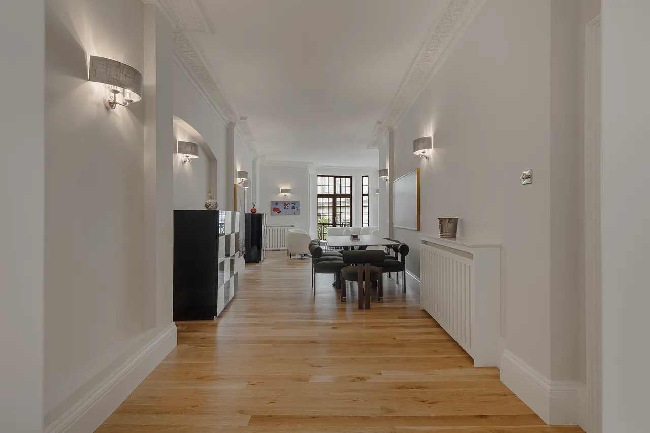Cockspur Street, St James's, London, photo 9