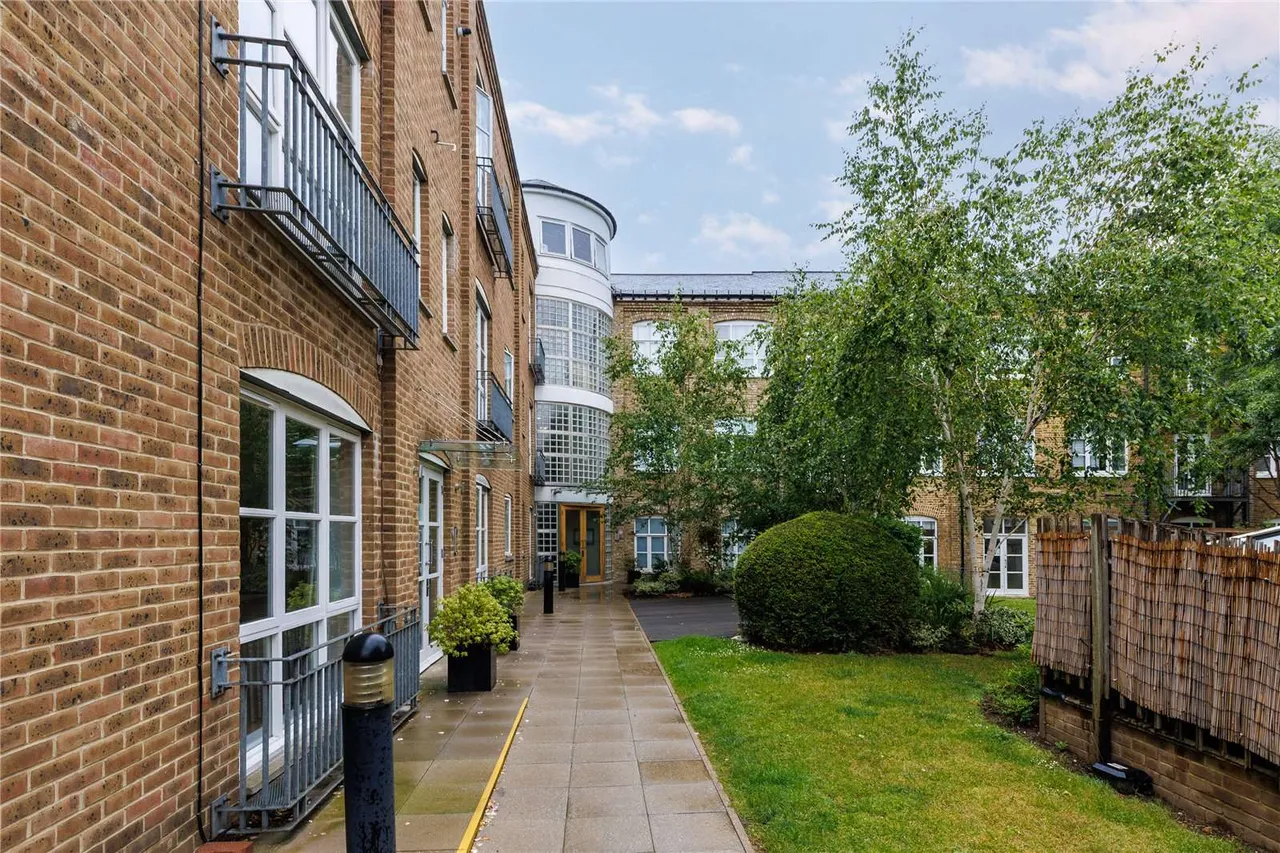 Restoration Square, London, SW11, photo 12
