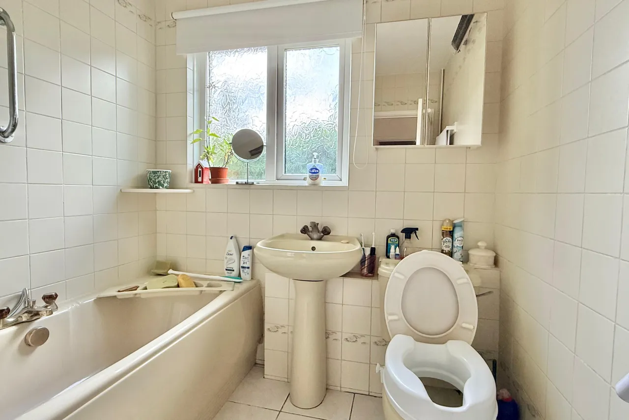 Hampton Drive, Ringwood, BH24, photo 9