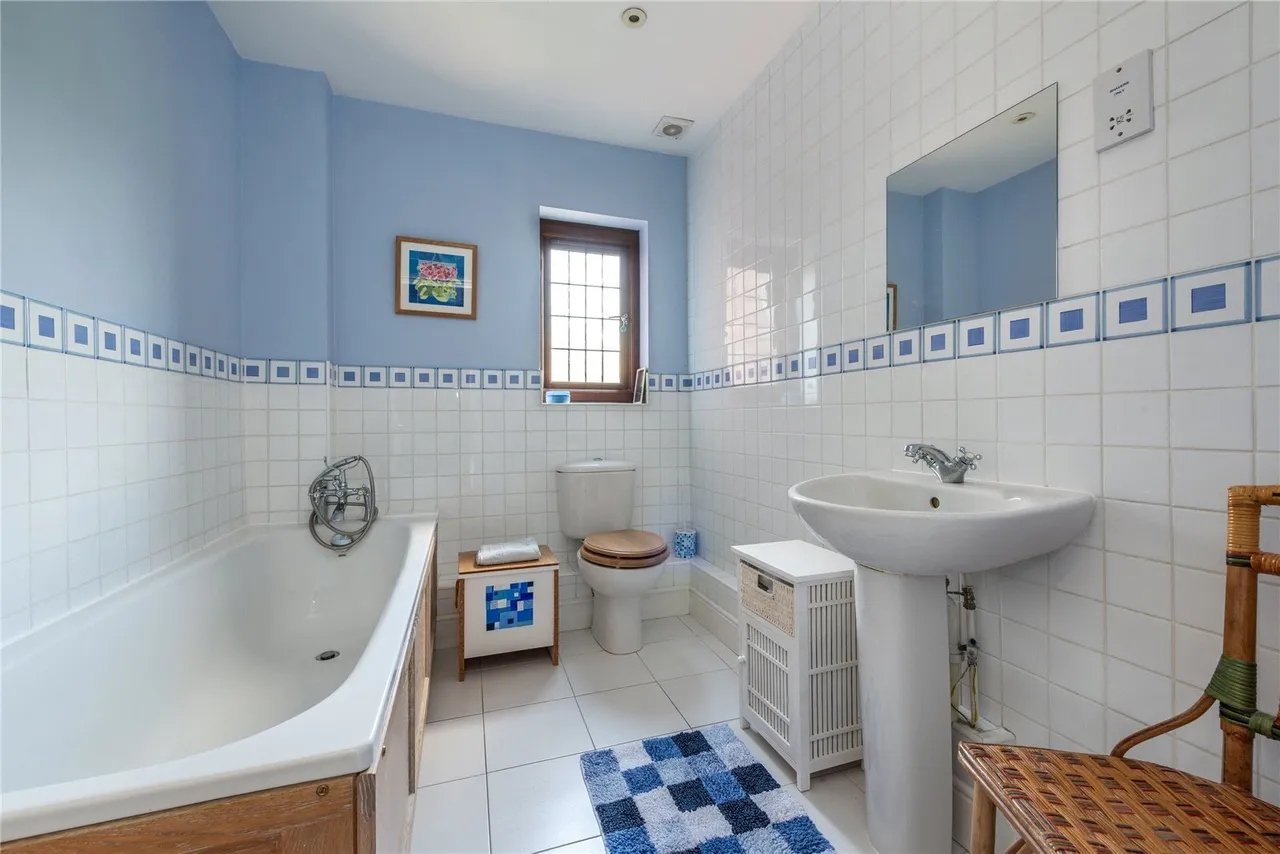 Ashurst Place, Dorking, RH4, photo 15