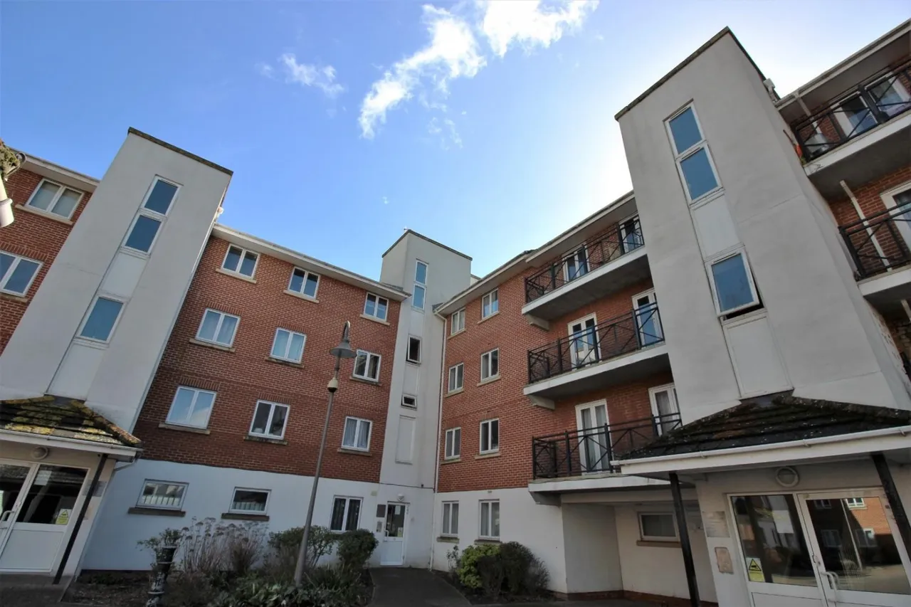 2 bed flat for sale — Chantry Close, Abbey Wood
