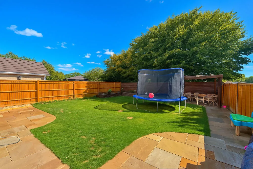 Lavender Place, Carterton, OX18, photo 13