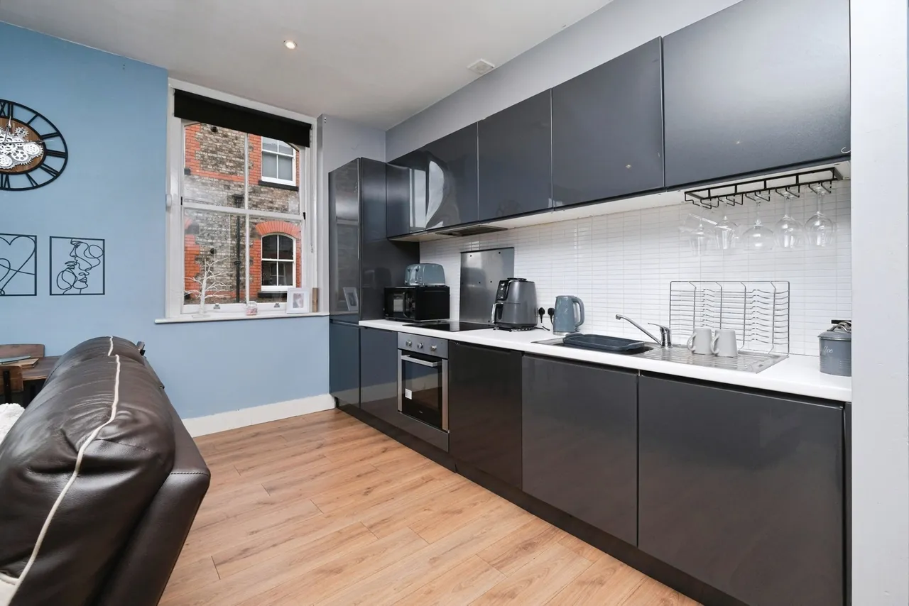 New Hall, Liverpool, L10, photo 8