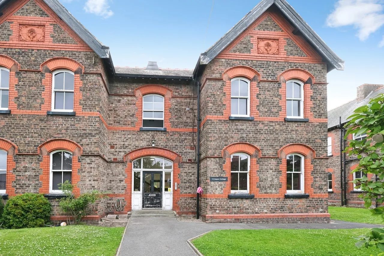 3 bed flat for sale, New Hall, Liverpool, L10