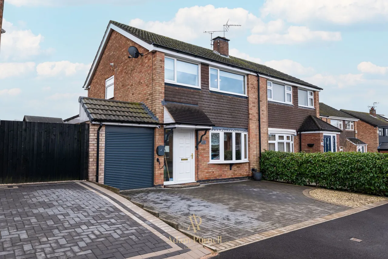 3 bed house for sale, Waterfall Way, Barwell, LE9