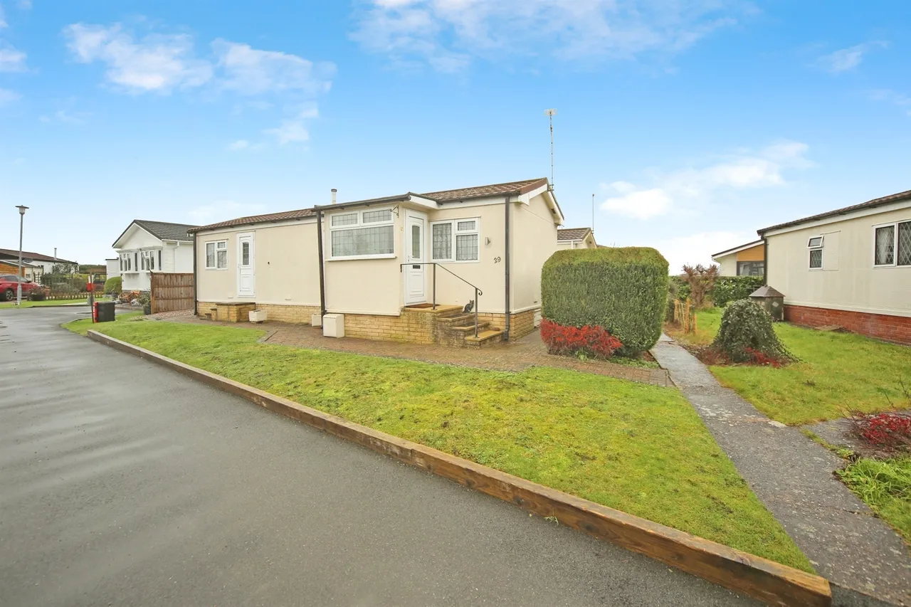 1 bed park home for sale — Woodcot Park, Wilmcote, Stratford-Upon-Avon