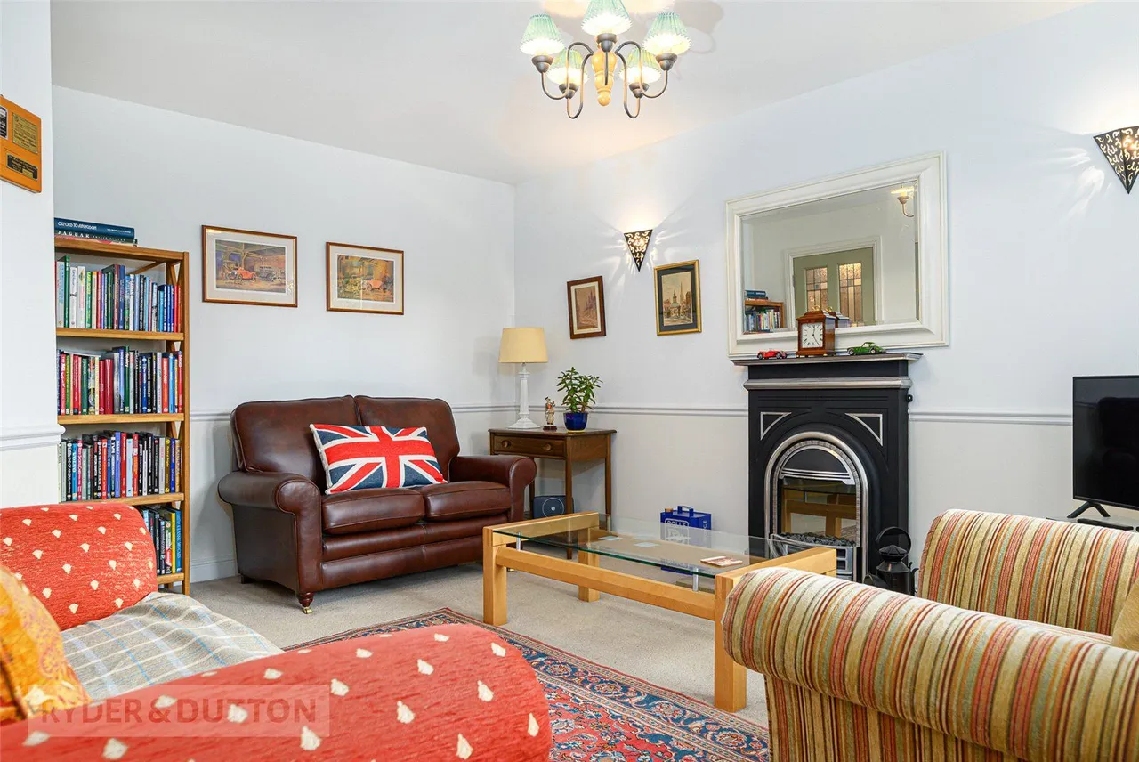 Chancel Court, Longwood, HD3, photo 8