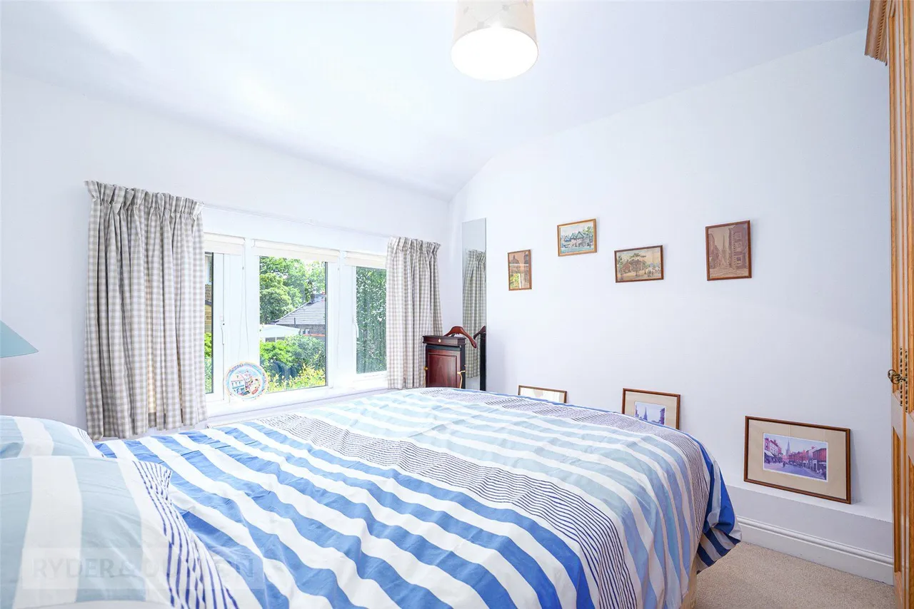Chancel Court, Longwood, HD3, photo 13