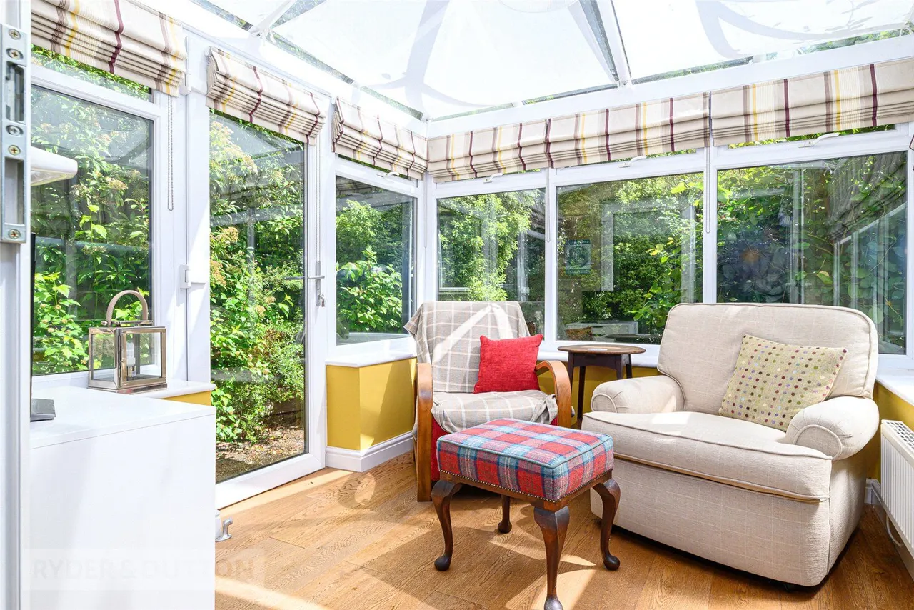 Chancel Court, Longwood, HD3, photo 10