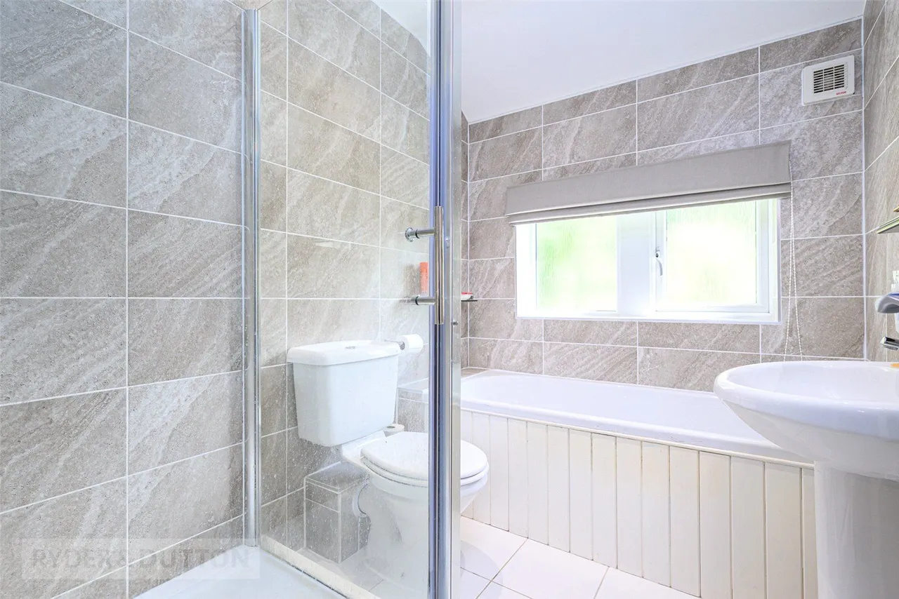 Chancel Court, Longwood, HD3, photo 19