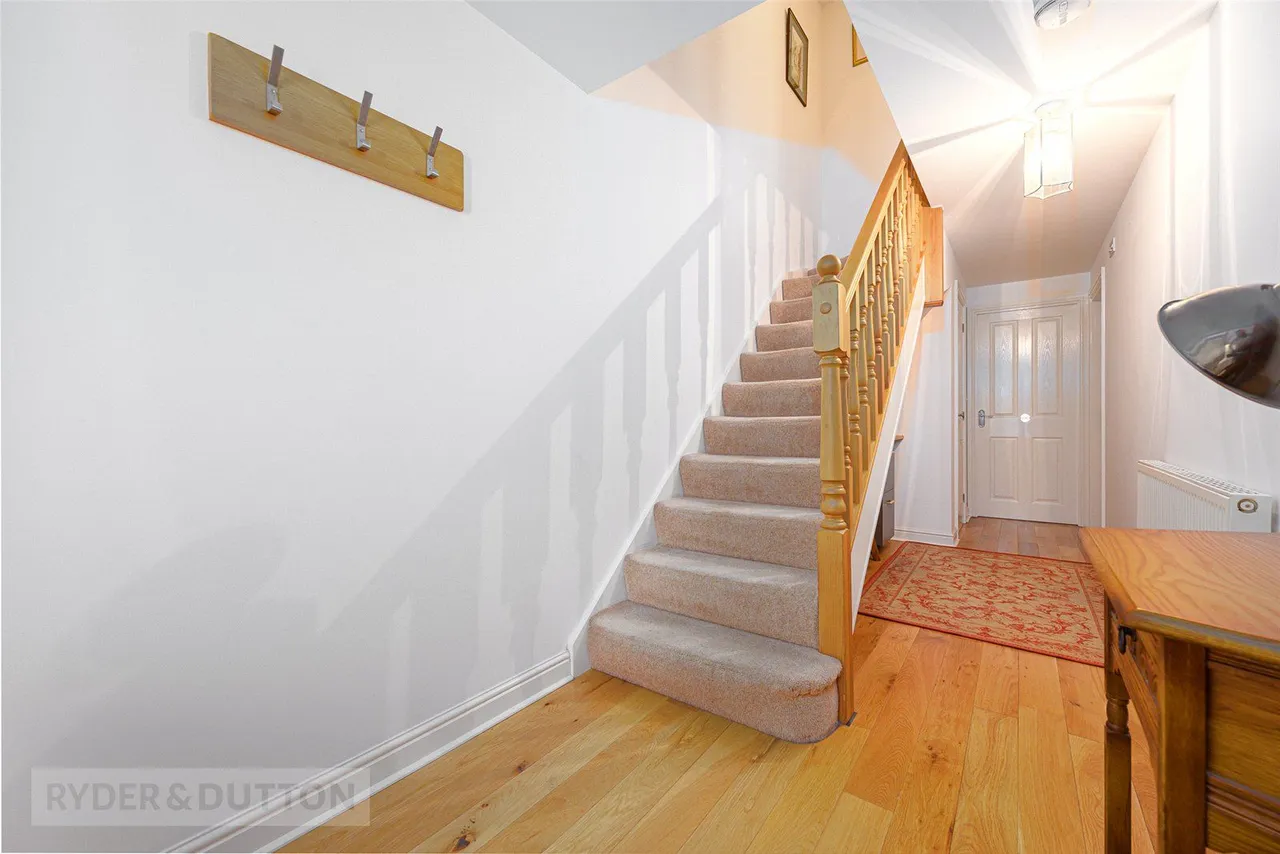 Chancel Court, Longwood, HD3, photo 12
