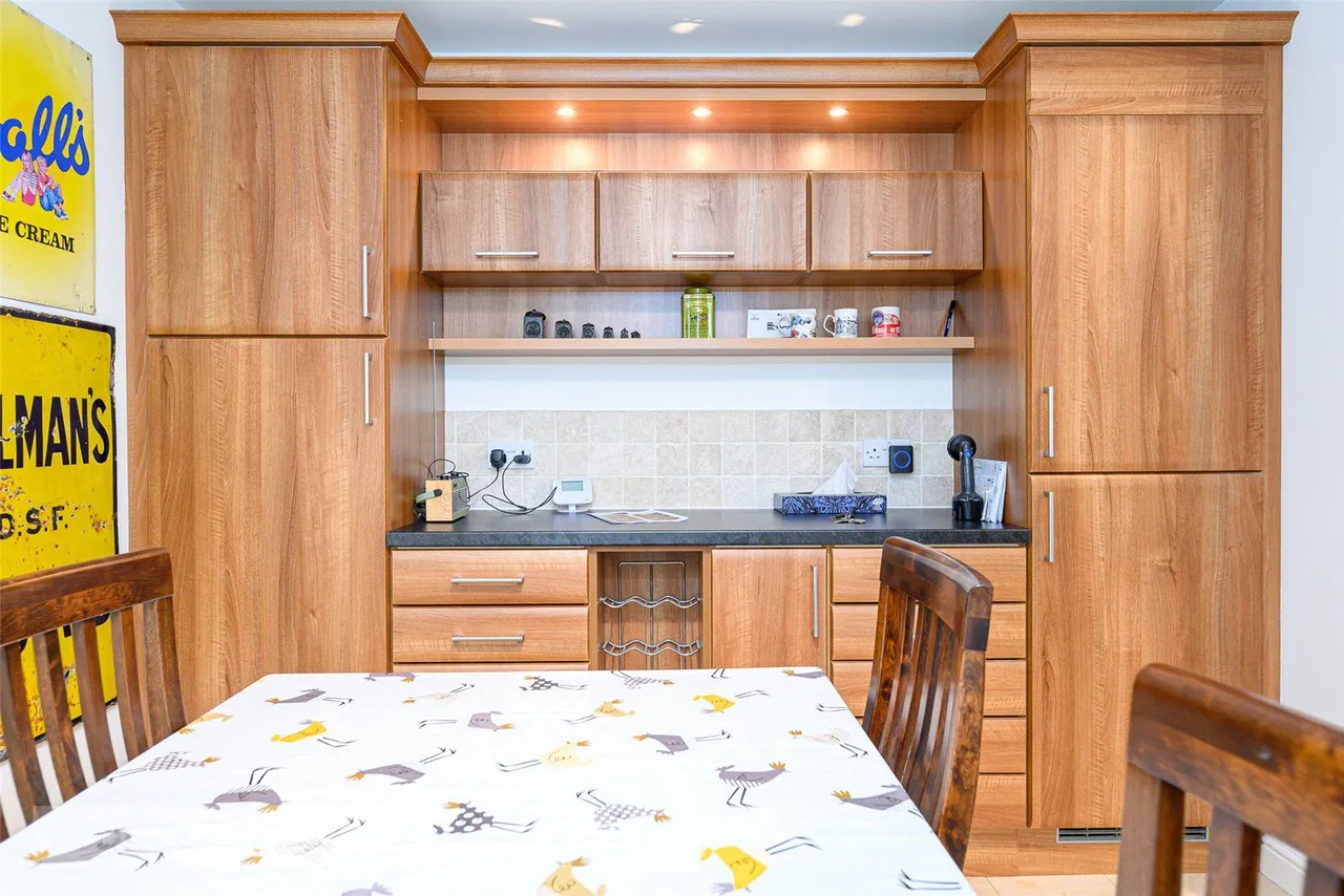 Chancel Court, Longwood, HD3, photo 4