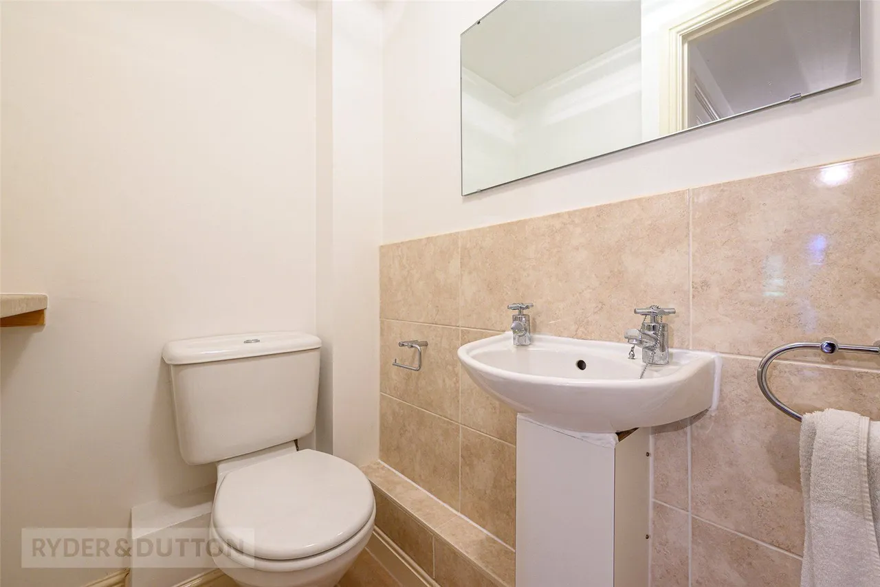 Chancel Court, Longwood, HD3, photo 11