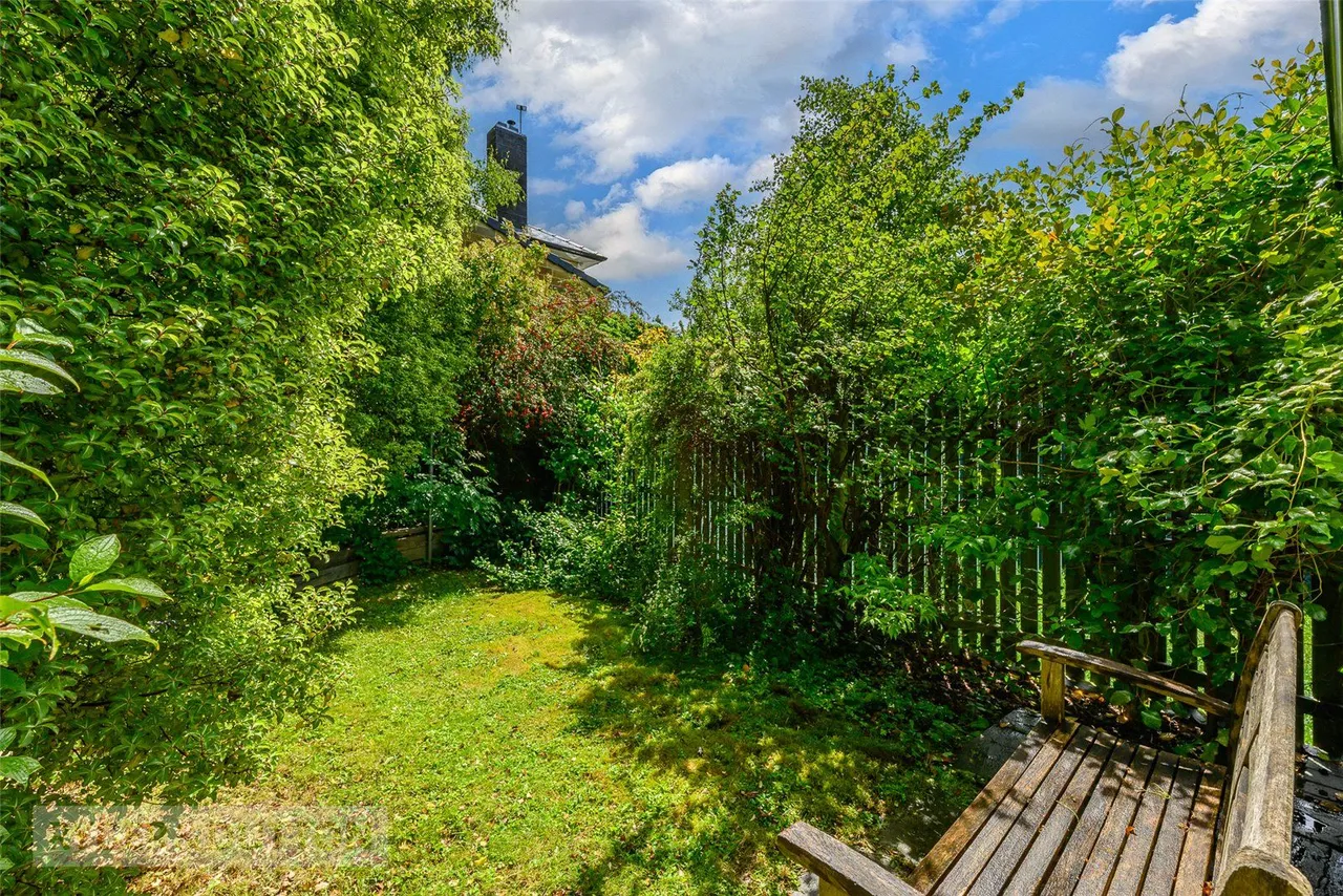 Chancel Court, Longwood, HD3, photo 20