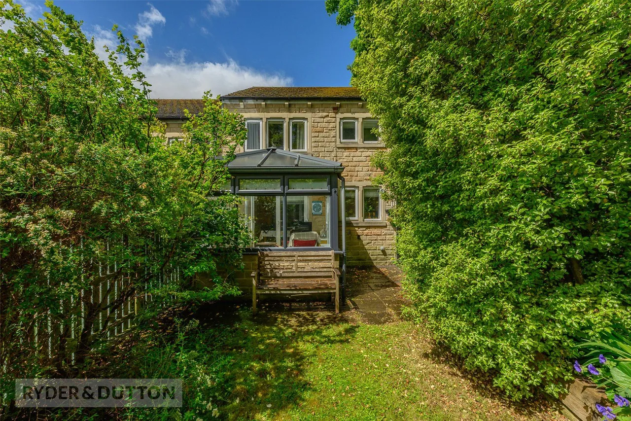 Chancel Court, Longwood, HD3, photo 21
