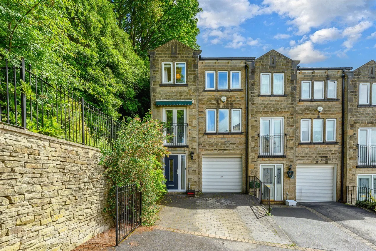 Chancel Court, Longwood, HD3, photo 22