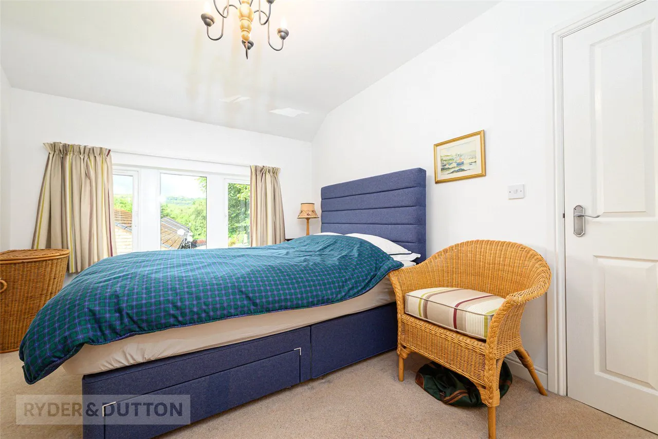 Chancel Court, Longwood, HD3, photo 15