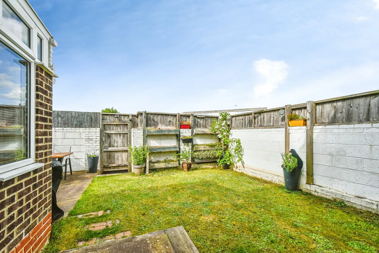 Barrington Close, Liden, SN3, photo 16