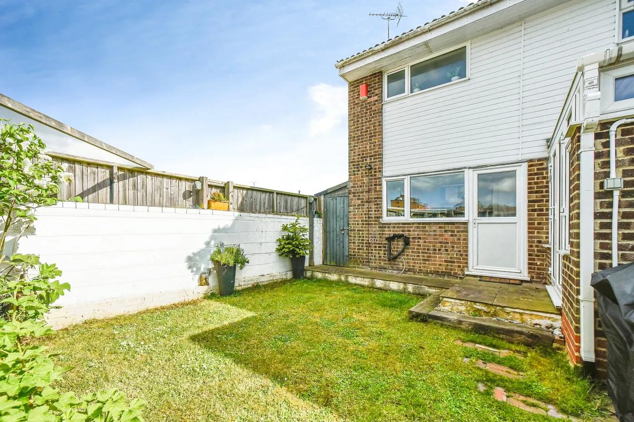 Barrington Close, Liden, SN3, photo 18