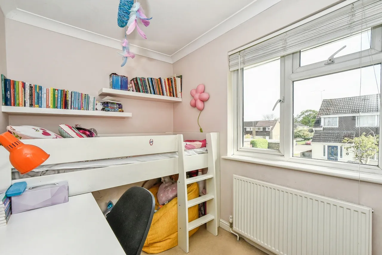 Barrington Close, Liden, SN3, photo 13