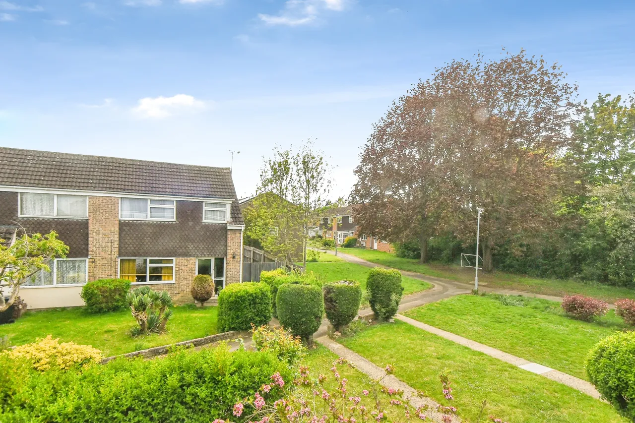 Barrington Close, Liden, SN3, photo 14