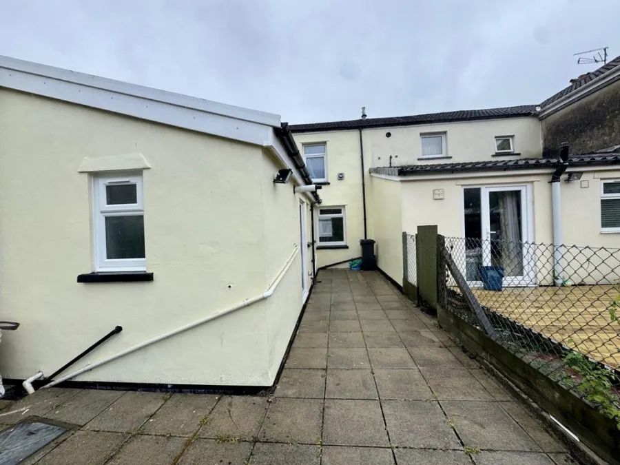 Yew Street, Troedyrhiw, CF48, photo 17