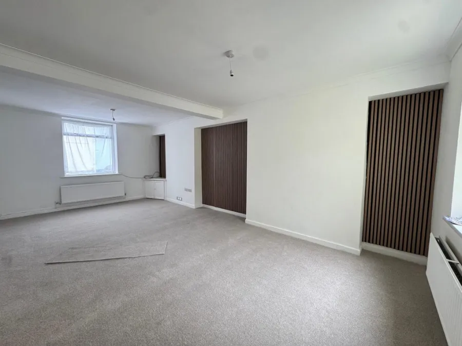 Yew Street, Troedyrhiw, CF48, photo 6