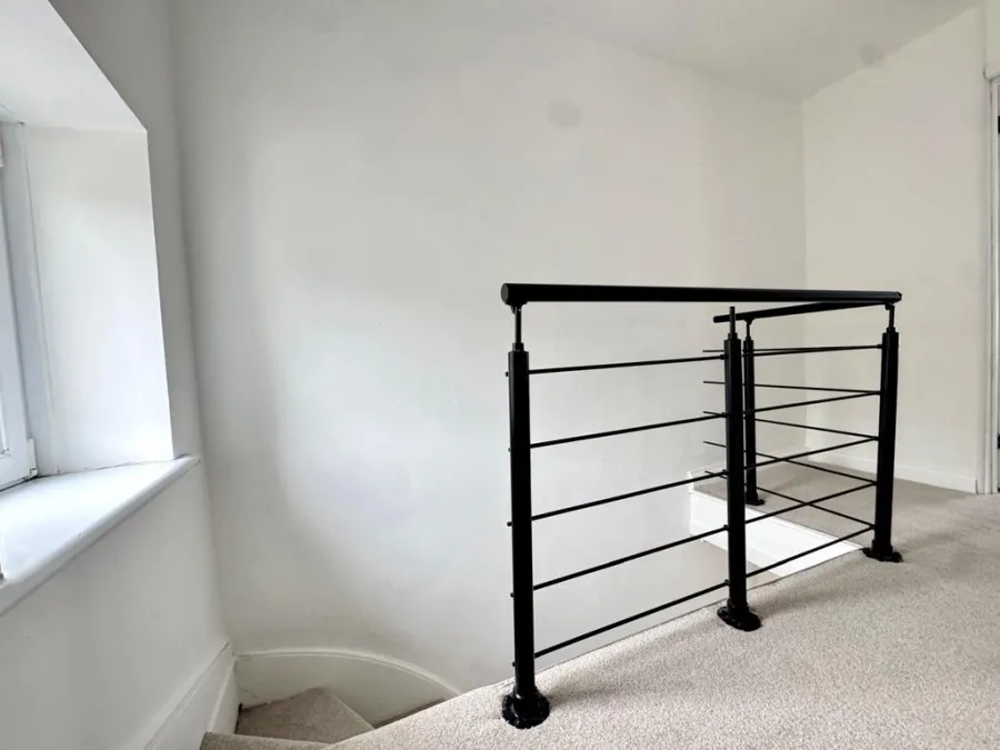 Yew Street, Troedyrhiw, CF48, photo 11